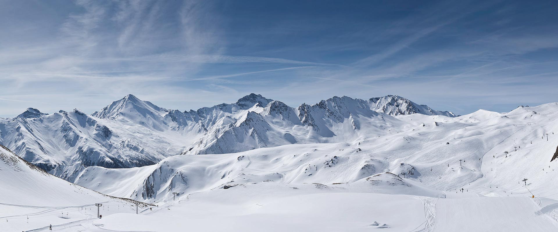 Only the best skiing and snowboarding experience at the Samnaun ski resort